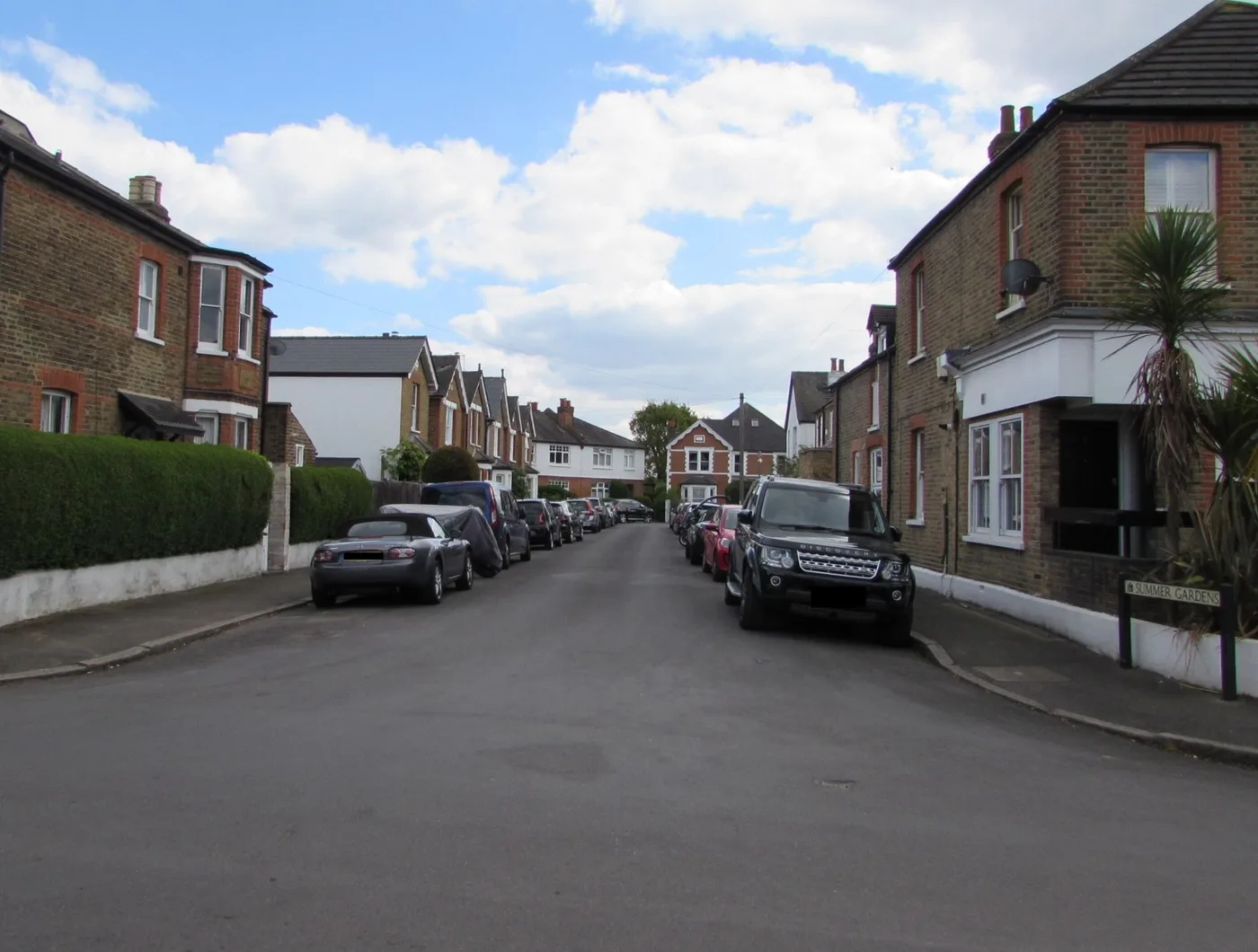 Summer Gardens, East Molesey. On-street parking in Elmbridge belongs to Surrey County Council, not the borough, and a Surrey permit is no use in a borough car park
